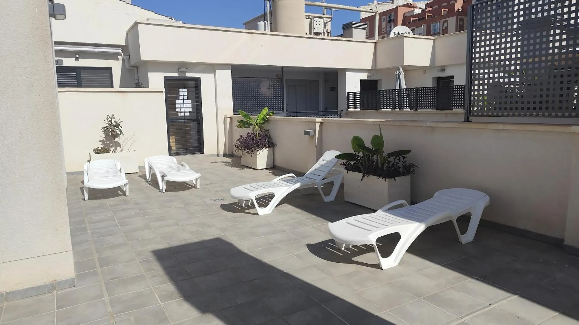 Family Apartment Patio&Swimming Pool In Center Malaga Spain